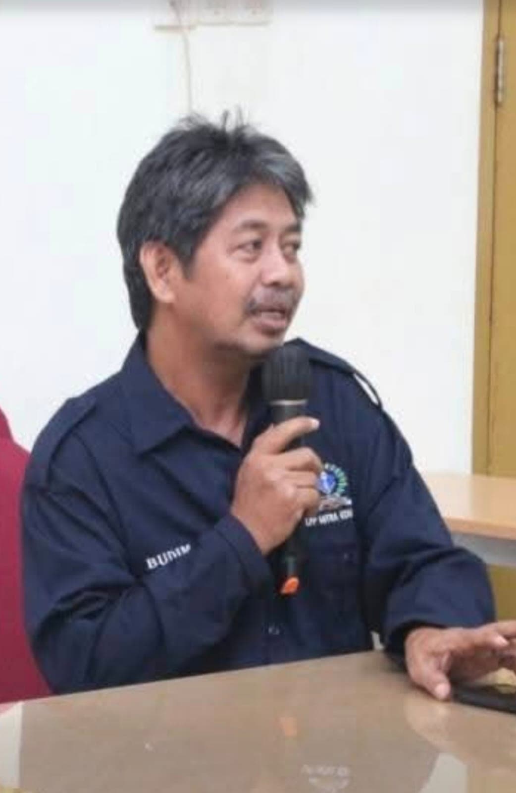 Budiman Jaya Ashari - Founder Sekolah Pengusaha Palu sedang mengajar
